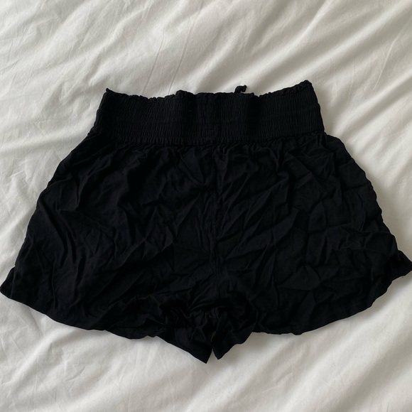 Abercrombie | soft shorts | Black | drapey pull on shorts | XS - Picture 4 of 6